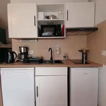 De La Marmotte Cendree, Dans De Tourisme 3 Etoiles * Lourdes